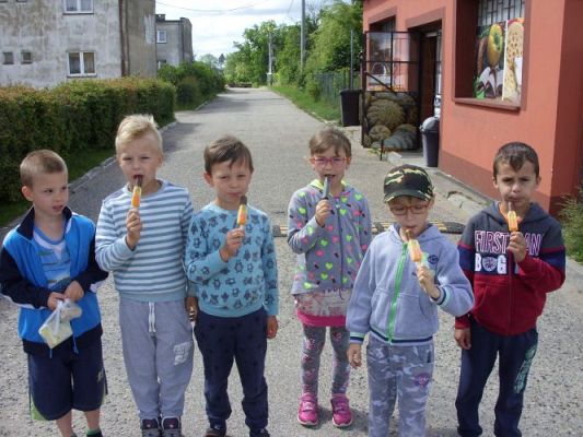 Grafika #13: Piknik w klasie pierwszej