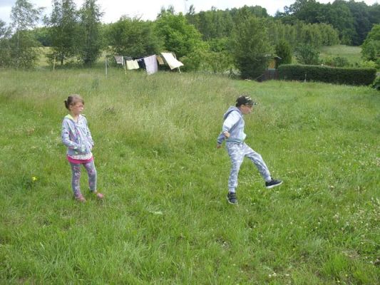 Grafika #15: Piknik w klasie pierwszej