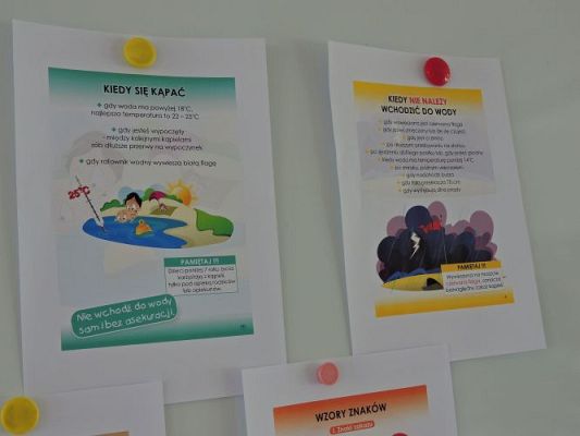 Grafika #6: Spotkanie z policjantem - BEZPIECZNE WAKACJE.