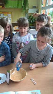 Grafika #27: Majowe dni w drugiej klasie