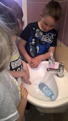 Grafika #35: Majowe dni w drugiej klasie