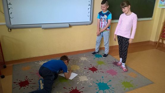 Grafika #49: Majowe dni w drugiej klasie