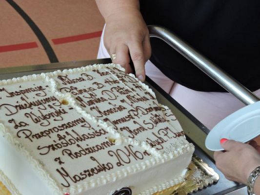 Grafika #2: A Ty tańcz, kiedy inni tańczą