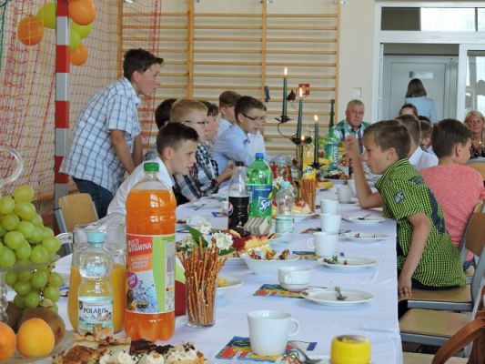 Grafika #11: A Ty tańcz, kiedy inni tańczą