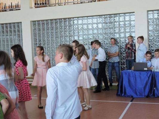 Grafika #22: A Ty tańcz, kiedy inni tańczą