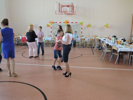 Grafika #29: A Ty tańcz, kiedy inni tańczą