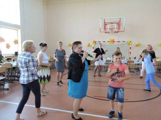 Grafika #36: A Ty tańcz, kiedy inni tańczą