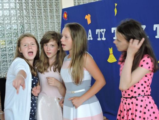 Grafika #41: A Ty tańcz, kiedy inni tańczą