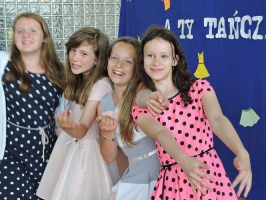 Grafika #42: A Ty tańcz, kiedy inni tańczą