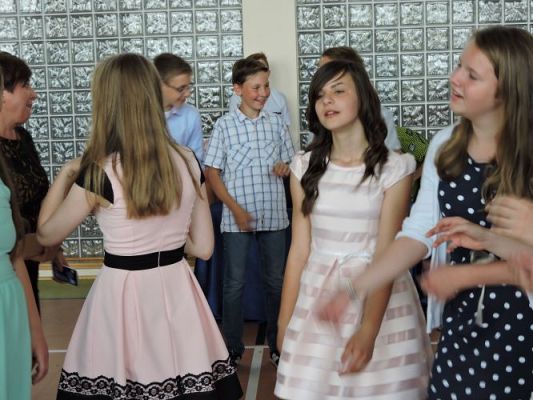 Grafika #43: A Ty tańcz, kiedy inni tańczą