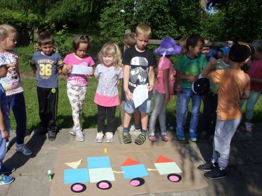 Grafika #38: Zabawa w podchody