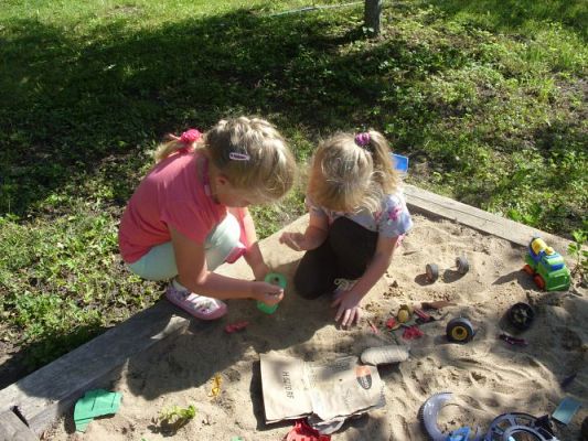 Grafika #50: Zabawa w podchody