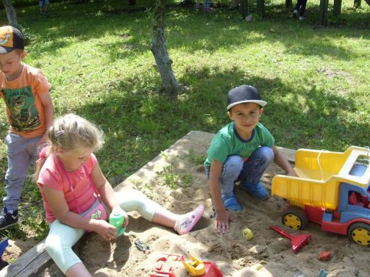 Grafika #76: Zabawa w podchody