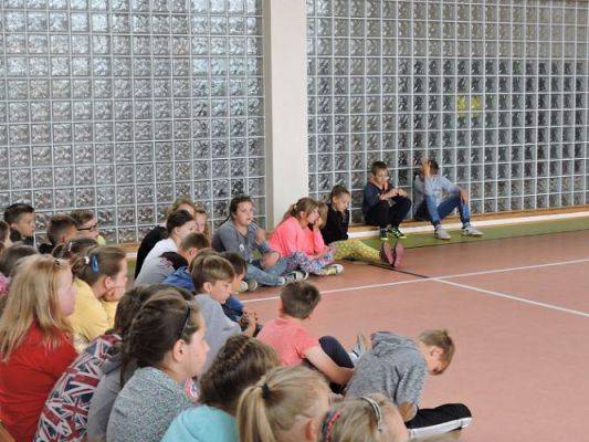 Grafika #2: Spotkanie z Policjantem - Bezpieczne wakacje!