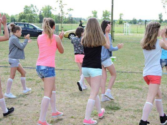 Grafika #100: Festyn rodzinny