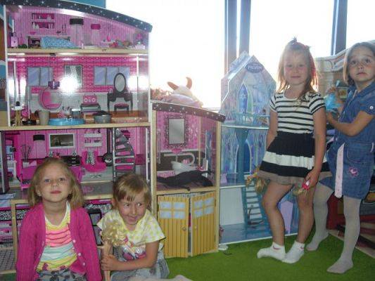 Grafika #2: Przedszkolaki w Madagaskarze