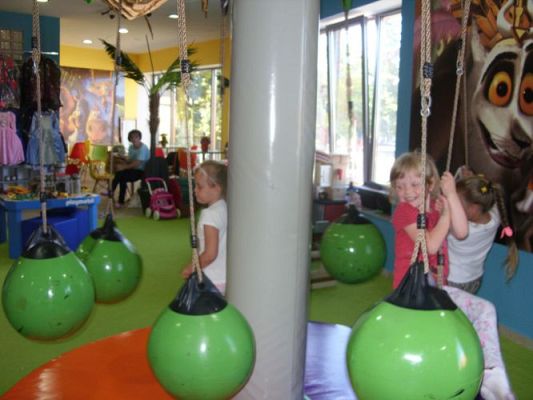 Grafika #36: Przedszkolaki w Madagaskarze