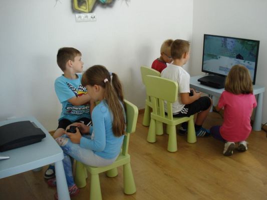 Grafika #3: Wycieczka klas O-III na wystawę Łebskie Klocki- cz. 1