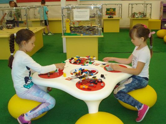 Grafika #32: Wycieczka klas O-III na wystawę Łebskie Klocki- cz. 1