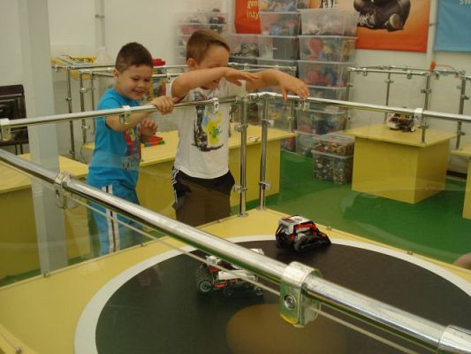 Grafika #42: Wycieczka klas O-III na wystawę Łebskie Klocki- cz. 1