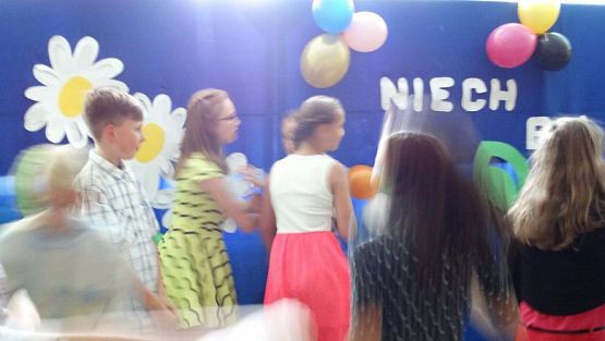 Grafika #19: Wieczorek pożegnalny klasy VI