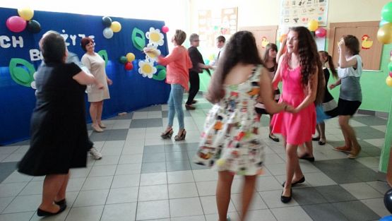 Grafika #25: Wieczorek pożegnalny klasy VI