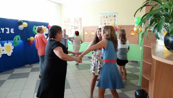 Grafika #28: Wieczorek pożegnalny klasy VI