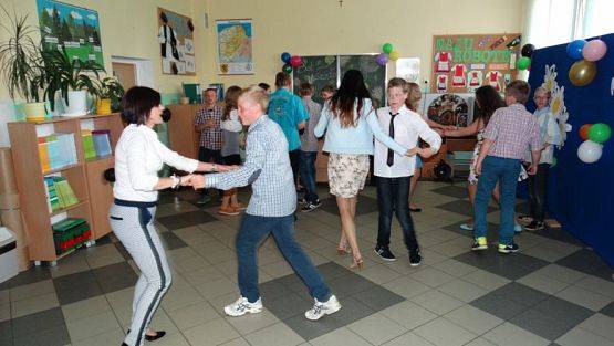 Grafika #30: Wieczorek pożegnalny klasy VI