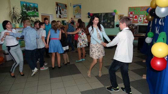 Grafika #34: Wieczorek pożegnalny klasy VI