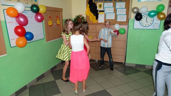 Grafika #35: Wieczorek pożegnalny klasy VI