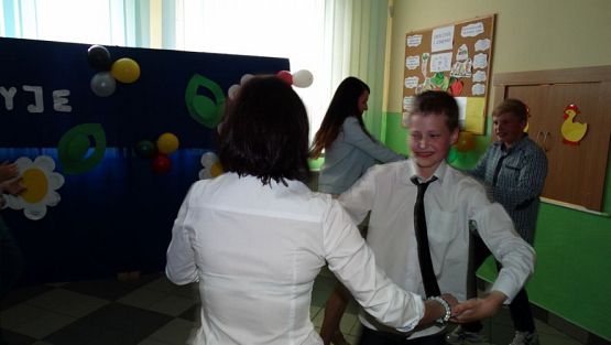 Grafika #40: Wieczorek pożegnalny klasy VI