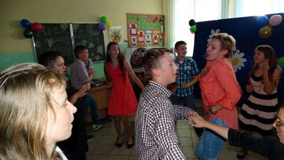 Grafika #43: Wieczorek pożegnalny klasy VI