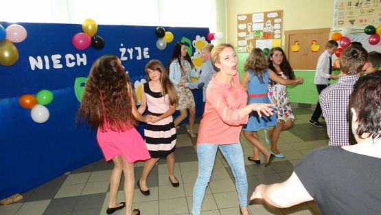 Grafika #45: Wieczorek pożegnalny klasy VI