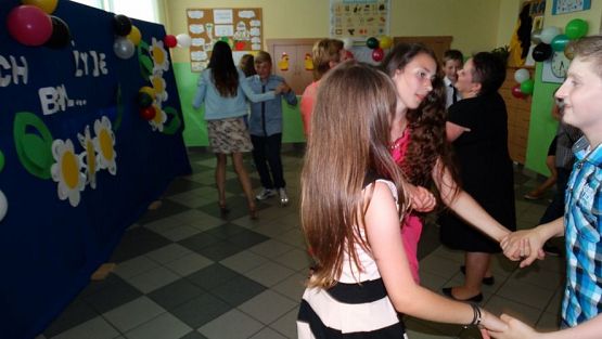 Grafika #51: Wieczorek pożegnalny klasy VI