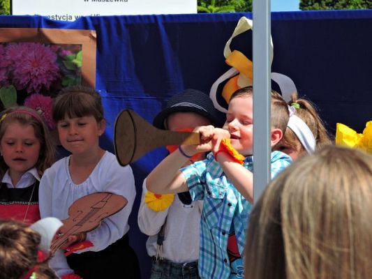 Grafika #41: Festyn rodzinny