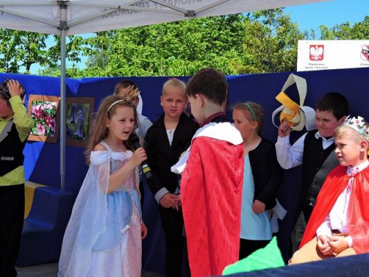 Grafika #82: Festyn rodzinny