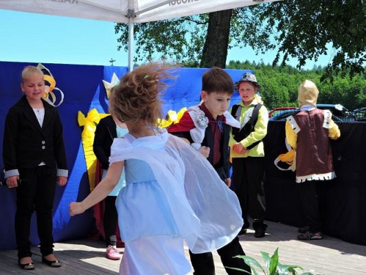 Grafika #105: Festyn rodzinny