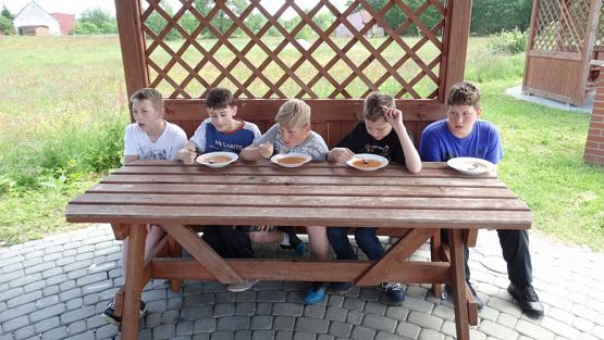 Grafika #22: Biwak klasy VI w Żarnowskiej