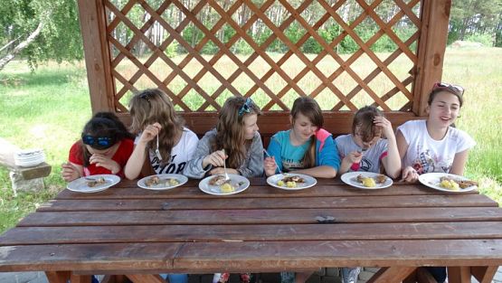 Grafika #25: Biwak klasy VI w Żarnowskiej