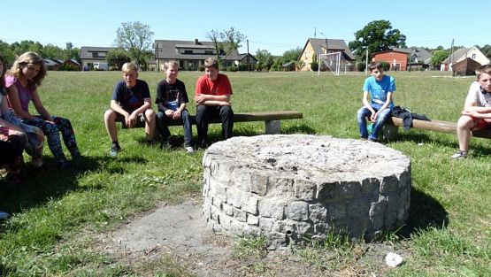 Grafika #87: Biwak klasy VI w Żarnowskiej