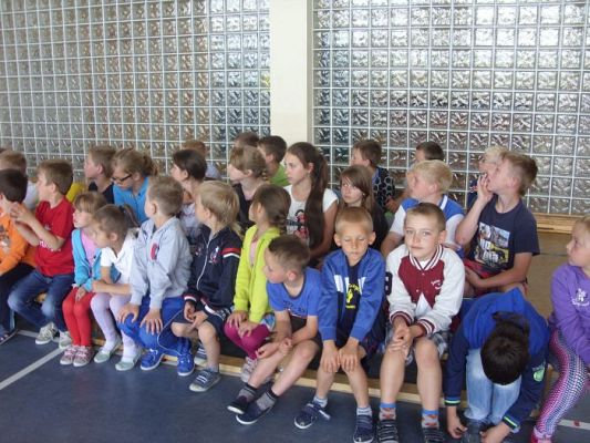 Grafika #7: Wakacyjne spotkanie z policjantem