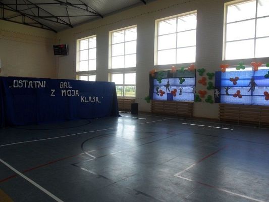 Grafika #0: Ostatni bal z moją klasą