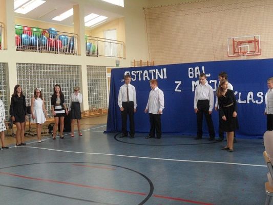 Grafika #4: Ostatni bal z moją klasą