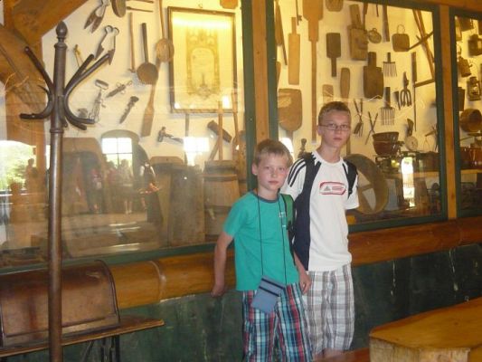 Grafika #5: Wycieczka do Szymbarku