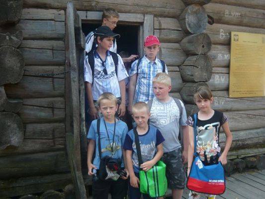 Grafika #6: Wycieczka do Szymbarku