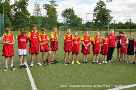 Grafika #4: Turniej Piłki Nożnej - "Szukamy Piłkarskich Talentów"