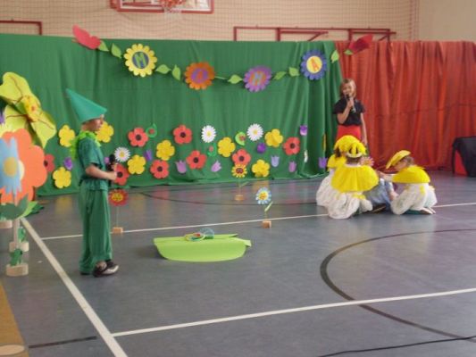 Grafika #2: Spotkanie z Calineczką