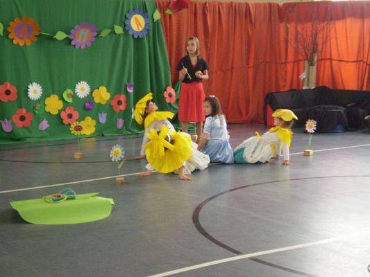 Grafika #3: Spotkanie z Calineczką