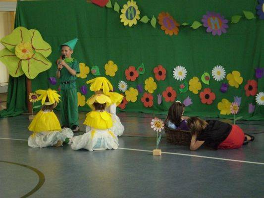 Grafika #6: Spotkanie z Calineczką