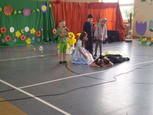 Grafika #13: Spotkanie z Calineczką